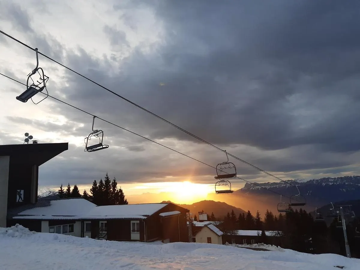 Ski-To-Door Apartment Au Collet D'Allevard